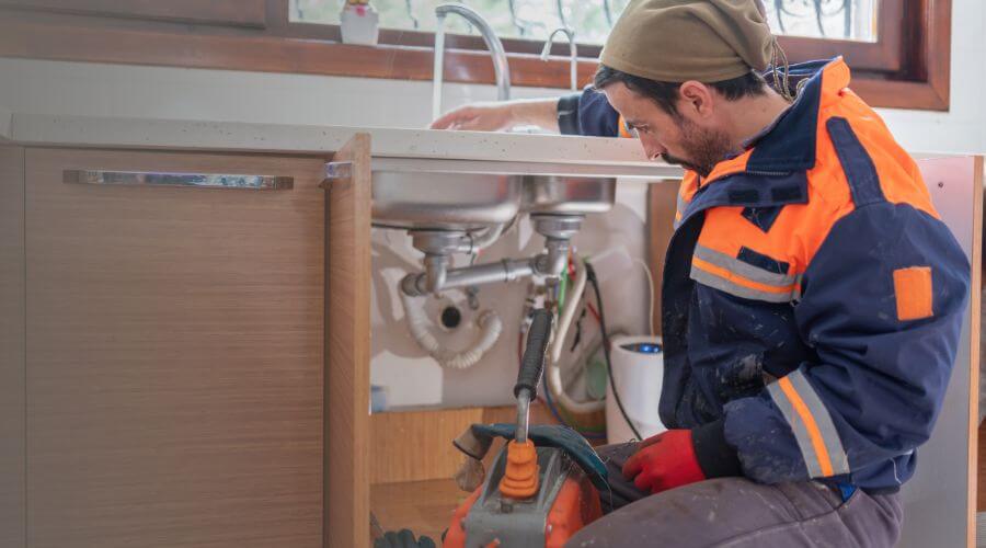 Local water heater installation in Elliott, IL
